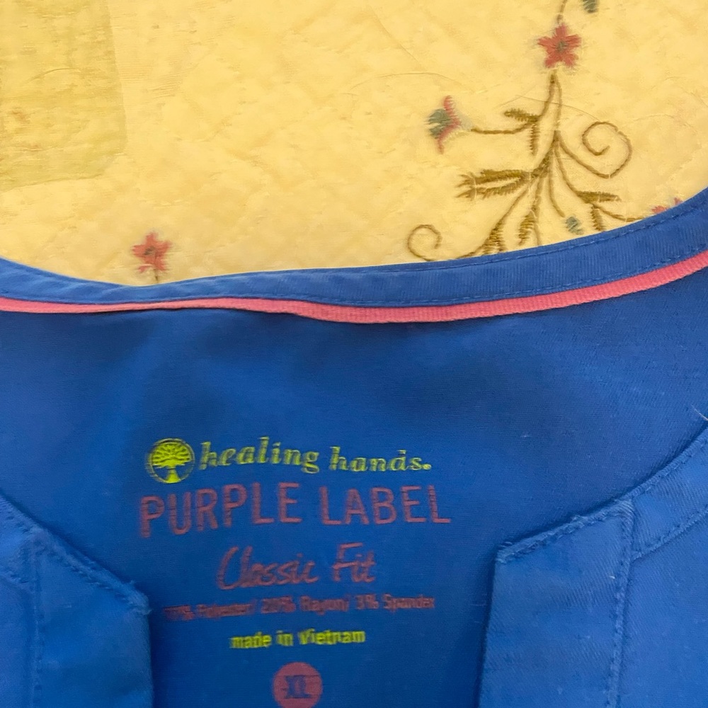Gently worn scrubs, Healing Hands purple label XL   Non smoking home